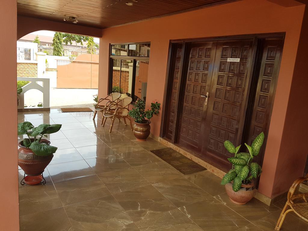 Benconi Lodge Acra Exterior foto